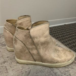 Coconuts Champagne Wedges with zippers